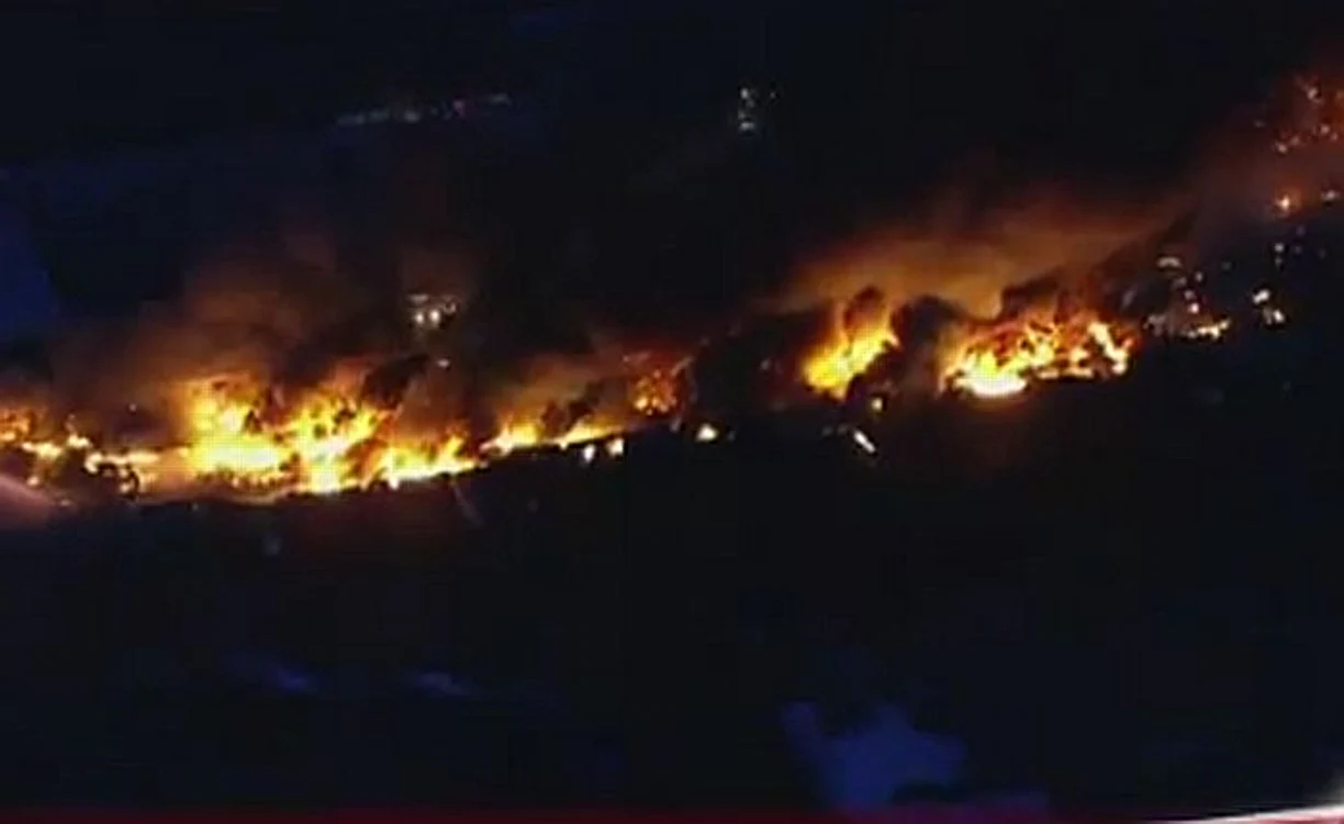 
    Incendiul a izbucnit în noaptea de joi (11 februarie) spre vineri (12 februarie)foto: captură video  