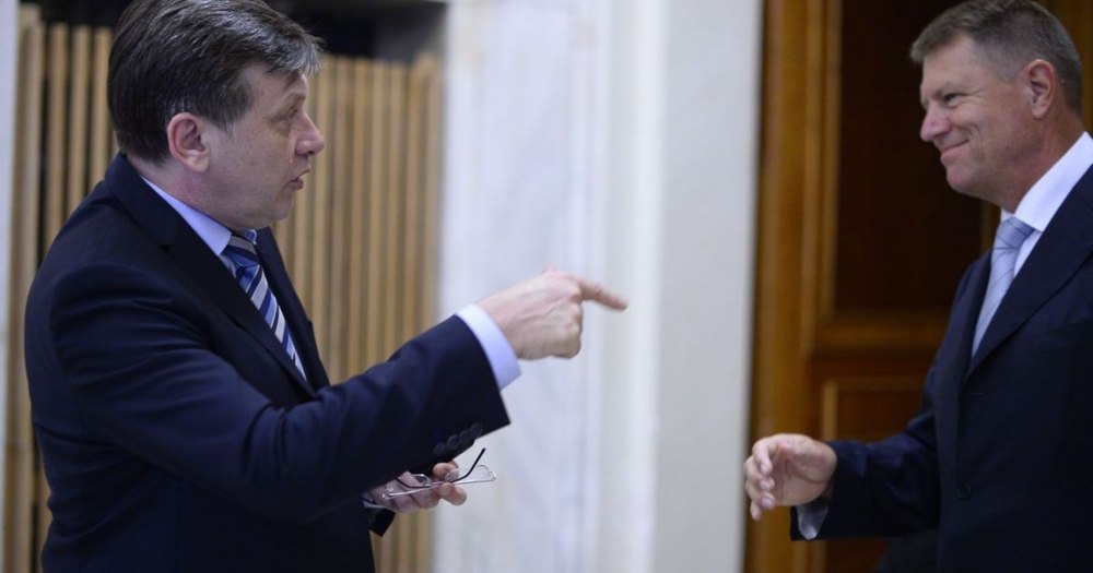 Crin Antonescu îl descrie pe Iohannis drept „un preşedinte slab, nepregătit şi dăunător pentru România”: „Nicuşor Dan poate fi la fel” 