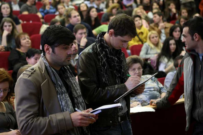 Rezidenţii aşteaptă cu emoţie să-şi ia în primire locul