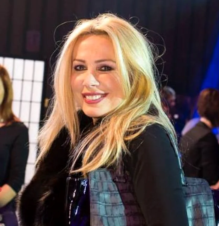 
    Dana Săvuică a sărbătorit împlinirea a 45 de ani împreună cu cei mai buni prieteniFoto: arhivă personală  