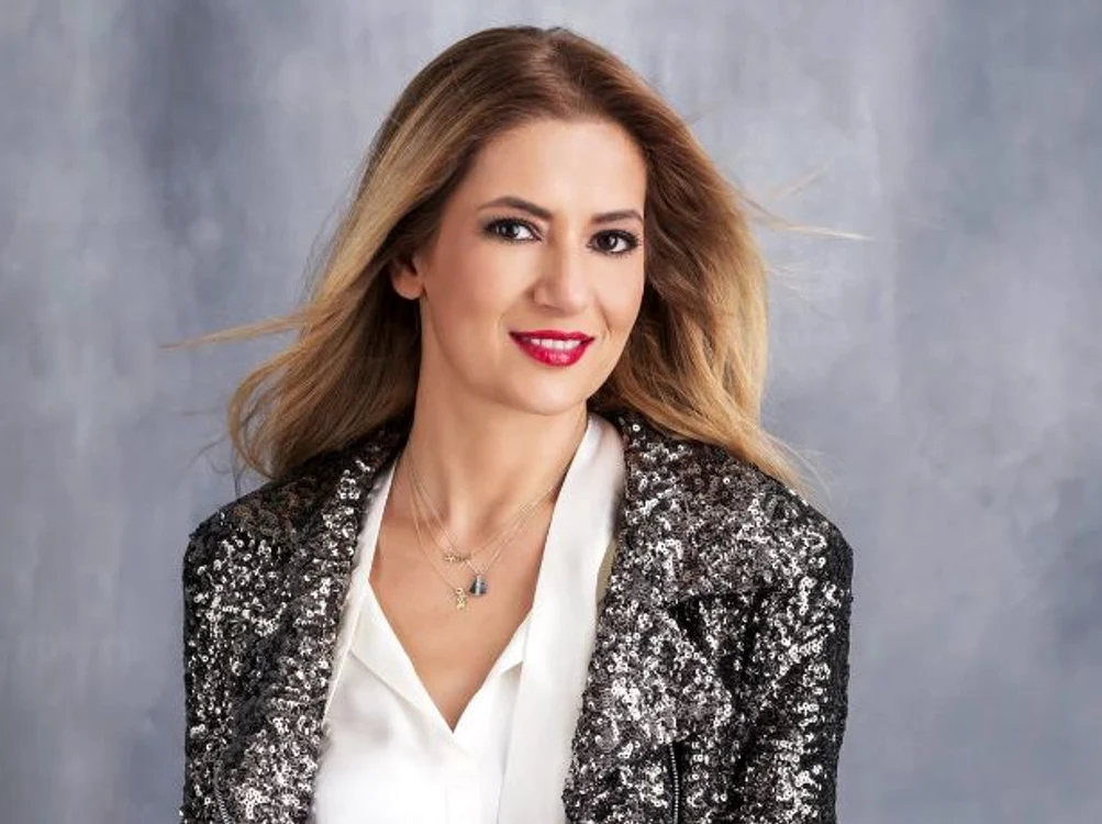 
    Amalia Enache alături de Claudiu Anghel şi micuţa Alma  