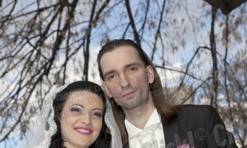 Duminică, Florin Vasilică s a însurat cu Mădălina, iar la nuntă i a avut invitaţi şi pe Adriana Bahmuţeanu şi noul ei iubit, Mihai  (Foto: Arhivă personală) jpeg
