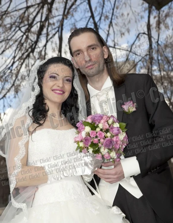 Duminică, Florin Vasilică s-a însurat cu Mădălina, iar la nuntă i-a avut invitaţi şi pe Adriana Bahmuţeanu şi noul ei iubit, Mihai. (Foto: Arhivă personală)