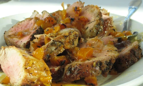 muschi de porc cu sos de caise jpeg