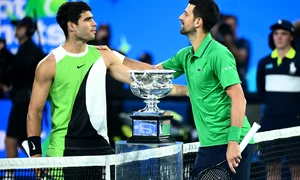 Carlos Alcaraz si Novak Djokovic (EPA) jpg