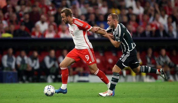Bayern München (stânga) conduce grupa sa (FOTO: Getty Images)