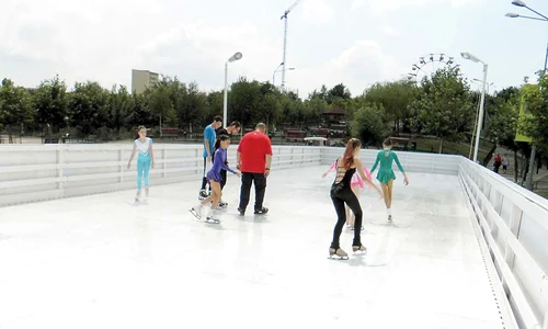 Joia copii patinează fără bani  jpeg