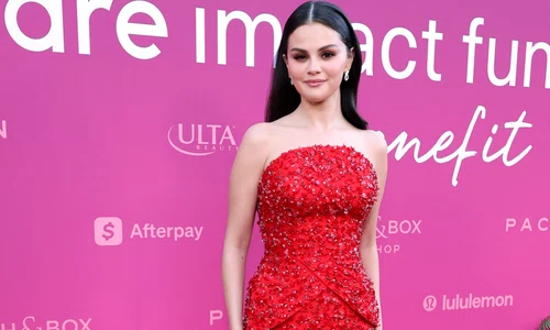 selena gomez rochie rosie prada rare gettyimages jpg