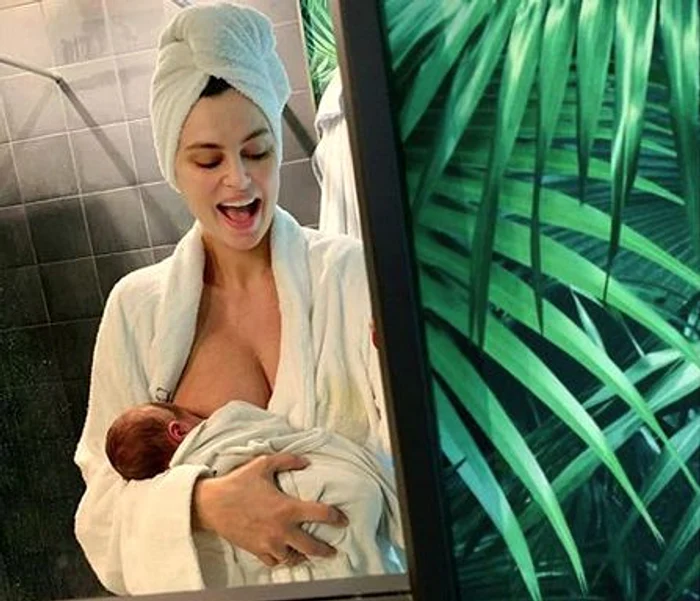 Catrinel Menghia, alăptându-și fetița Foto Instagram