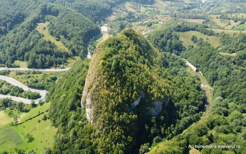 Cetatea dacică Bănița  Foto Daniel Guță  ADEVĂRUL (80) JPG