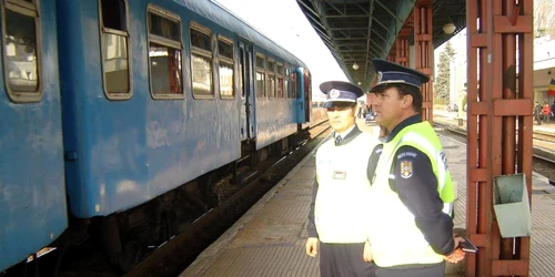 Poliţiştii au găsit-o pe minoră în gară