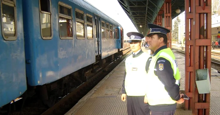 Poliţiştii au găsit-o pe minoră în gară