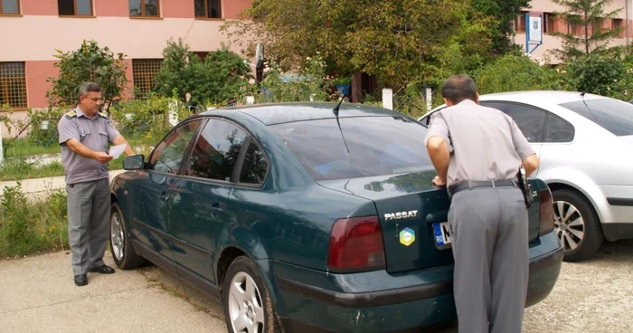 Autoturismul confiscat în Vama Porţile de Fier I FOTO STPF Mehedinţi