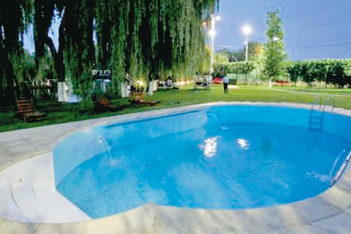 Fostul primar al Bacăului  va fi înmormântat  astăzi, la ora 12.00 (Fotografii: Olimpia Filip)