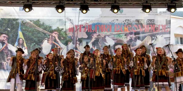 Intalniri Bucovinene. FOTO www.bucovinacazare.ro