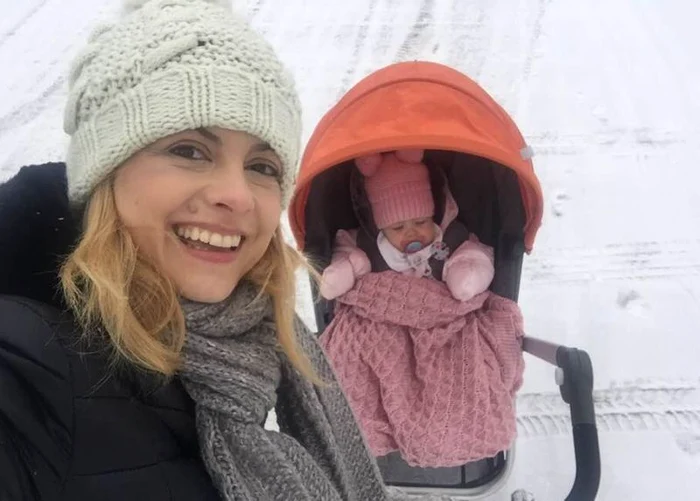 Simona Gherghe şi-a scos mai multe papiloame de pe gâtFoto: arhivă personală