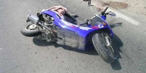 Tânărul s-a urcat pe moped după ce a consumat băuturi alcoolice