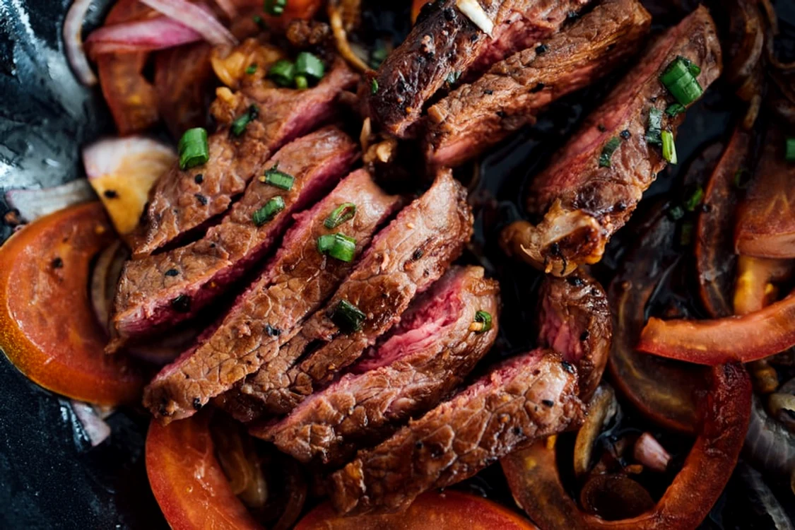 
    Friptură de carne de porcFOTO: Unsplash.com  