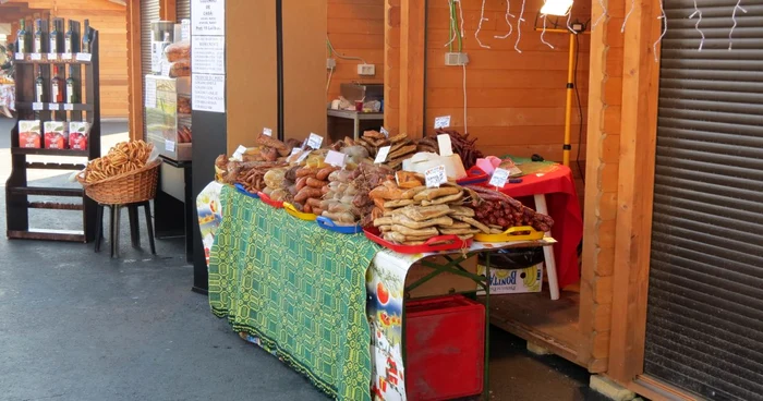 Ieşenii vor putea cumpăra şi cadouri, dar şi produse alimentare tradiţionale Foto: Adevărul