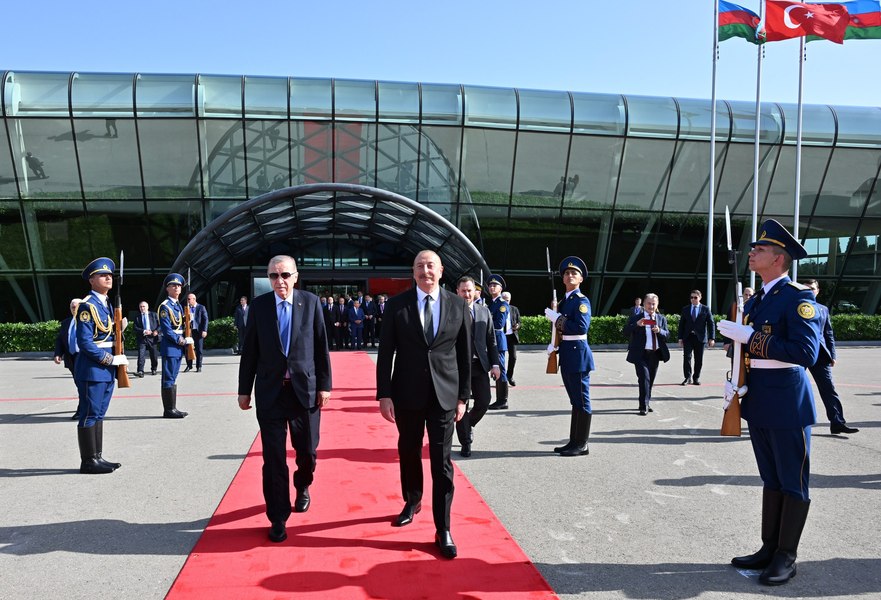 „Două state, o singură naţiune“: Preşedintele turc Erdogan elogiază, la Baku, relaţia cu Azerbaidjanul