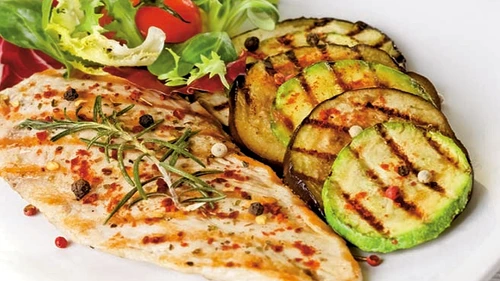 piept de pui cu dovecei si vinete jpg