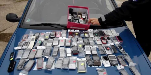 Comercianţii nu au putut dovedi că au achiziţionat legal cele peste o sută de telefoane