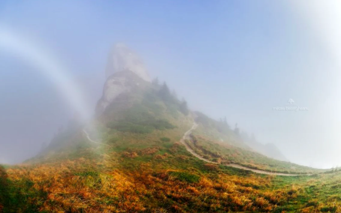 Curcubeul alb - fenomen surprins de fotograful Mircea Bezergheanu Sursa Facebook MB