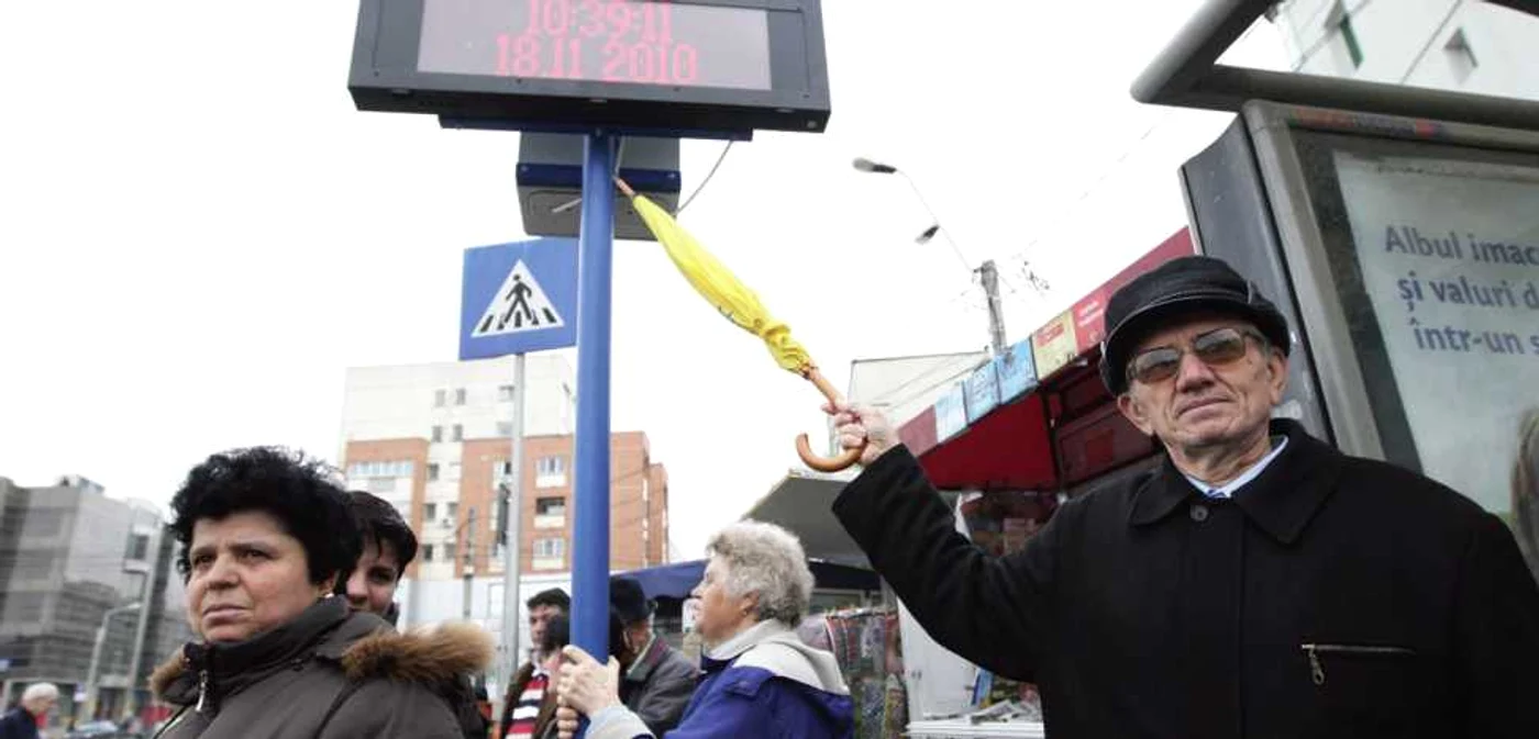 Craiovenii vor afla de la panourile de afi şaj cât mai au de aşteptat în staţie.