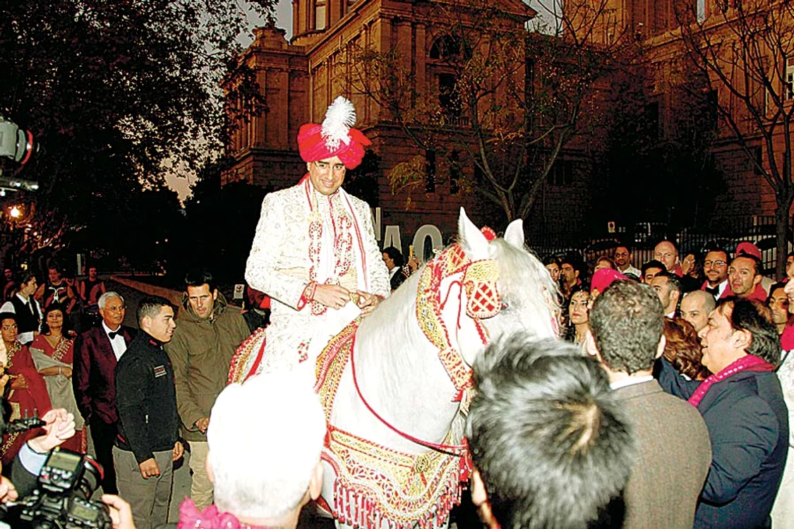 Mireasa a fost  fermecată de  bogăţia de  la nunta ei (Fotografii:  splashnews/ reuters/ guliver/ getty images)