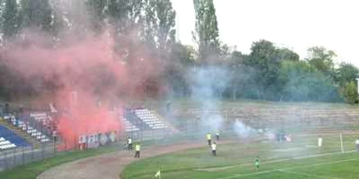FOTBAL: Incidente violente pe stadionul din Tulcea