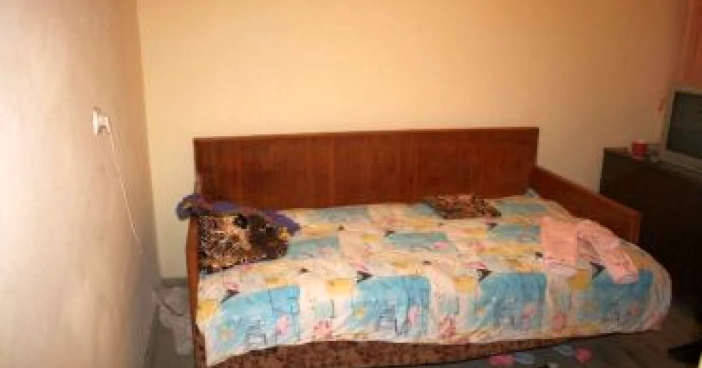 Alba Iulia: O fetiţă de doi ani a murit după ce a căzut o canapea peste ea (UPDATE)