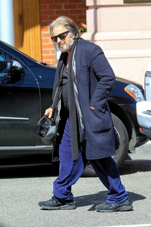 Al Pacino umblă şleampăt