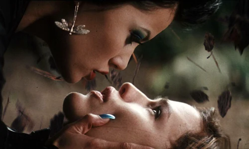 Scenă din filmul Elektra (2004) în care joacă alături de Jennifer Garner jpeg