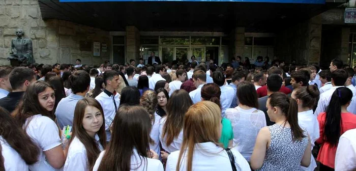 Candidaţii au susţinut Bacalaureatul în 104 centre de examinare Foto: Tudor Iovu