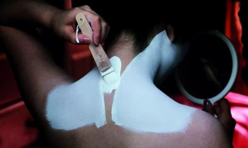 Frumuseţe în alb şi negru   cum a ajuns bronzatul o modă jpeg