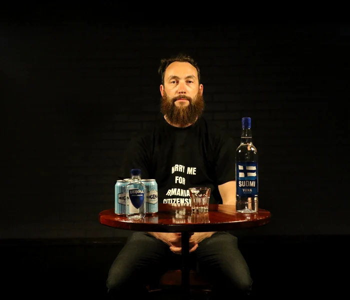 „Am vrut să deconstruiesc imaginea negativă pe care o au românii în Finlanda“ – portret al actorului şi regizorului David KOZMA – jpeg
