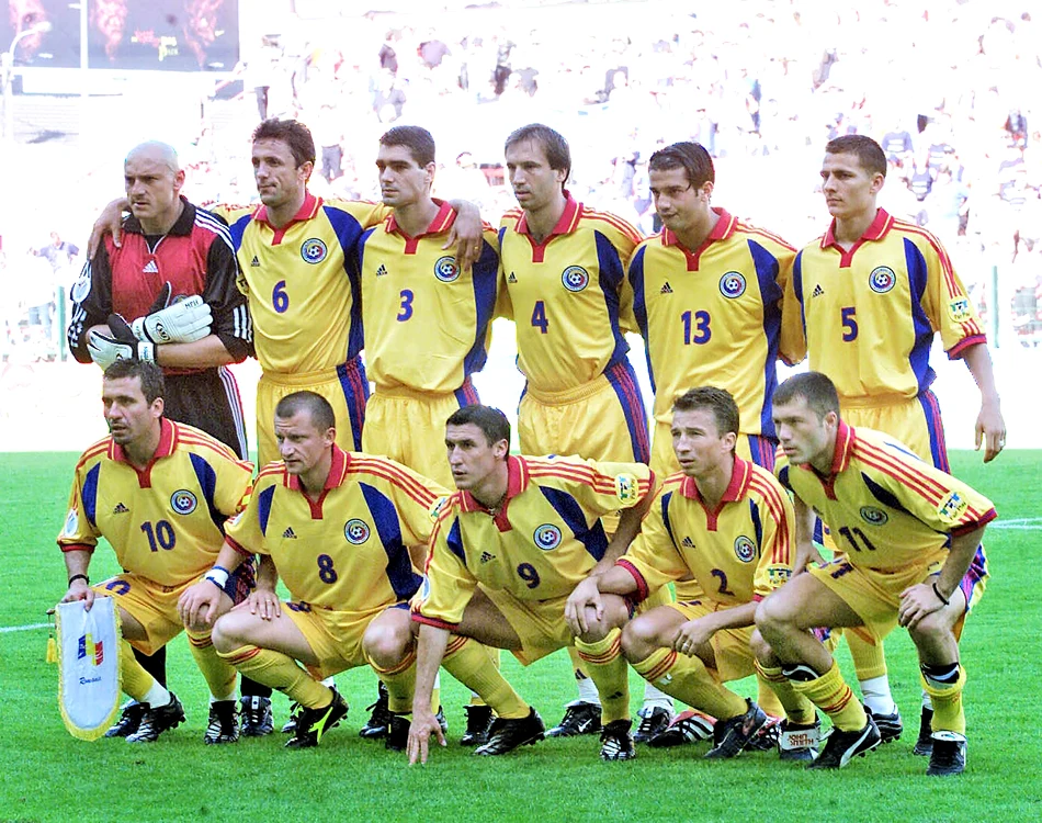 
    Echipa care a obţinut  calificarea în sferturile  Euro 2000Foto: Mediafax  