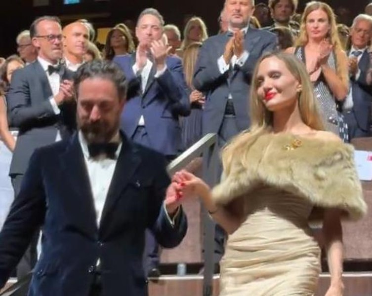 Angelina Jolie, în lacrimi la Festivalul de Film de la Veneția