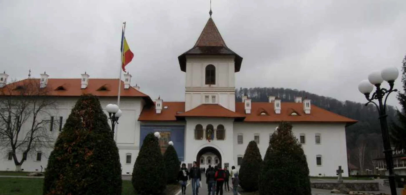 Manastirea de la Sâmbăta
