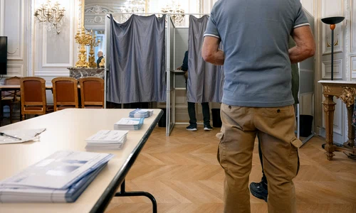 Alegeri - secție de vot 