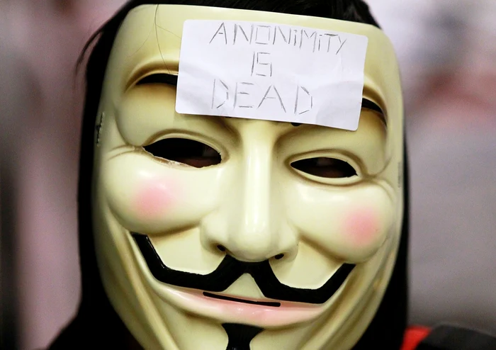 Simbolul mişcării de hackeri Anonymous este masca ce-l întruchipează pe Guy Fawkes