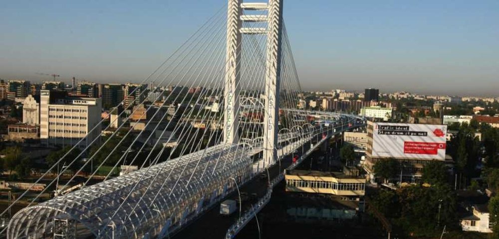Restricții de circulație pe Podul Basarab și în Pasajul Victoriei din București. Când va fi oprit traficul