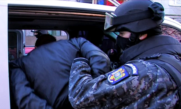 Mascaţii i-au ridicat pe traficanţii de etnobotanice FOTO: Iulian Bunilă
