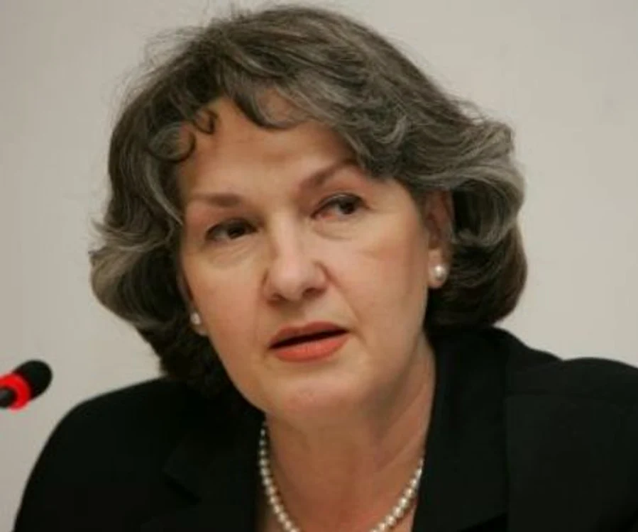 
    Așa arăta Mona Muscă în 2006, atunci când a fost obligată să iasă din politică   