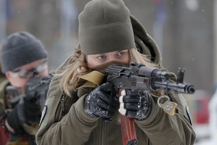 Fmeie din armata ucraineană. FOTO EPA-EFE (Arhivă)