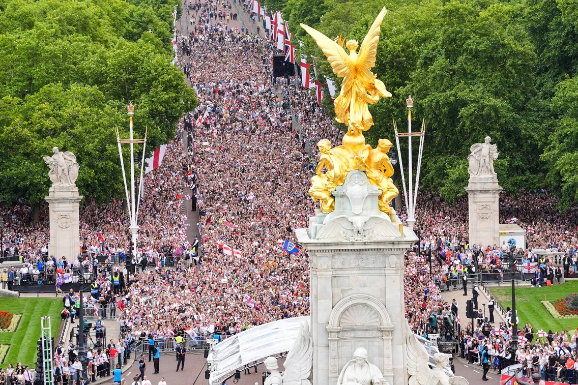 Victory Parade la Palatul Buckingham. FOTO: Profimedia