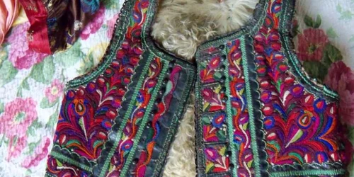 Costum furat FOTO Agerpress