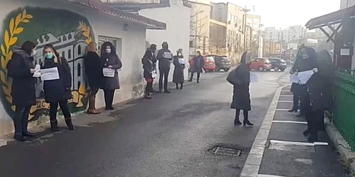 Protest profesori Liceul Gheorghe Şincai / 9 feb 2021 / CAPTURI VIDEO Facebook - Cartierul & Parcul Tineretului