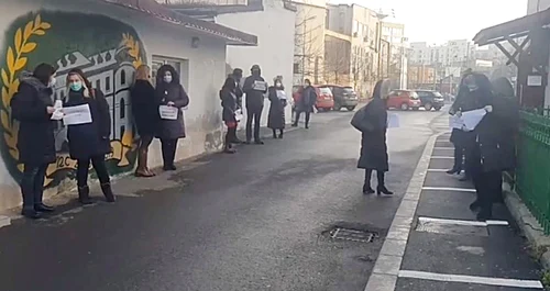 Protest profesori Liceul Gheorghe Şincai / 9 feb 2021 / CAPTURI VIDEO Facebook - Cartierul & Parcul Tineretului