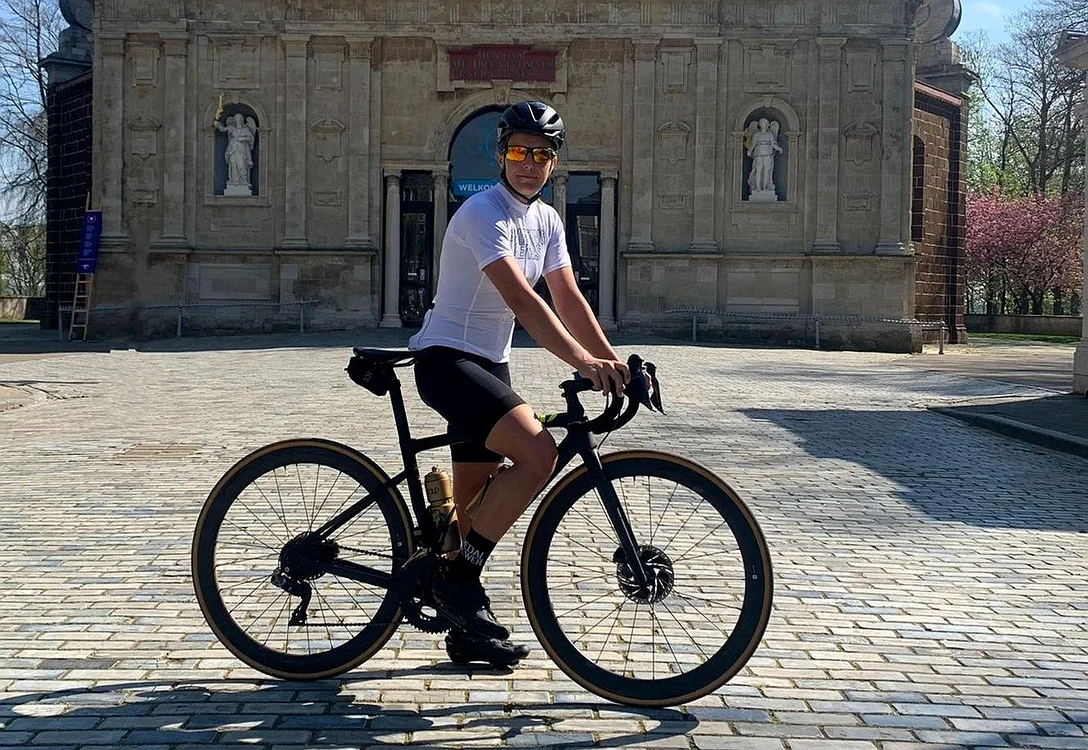 
    Cum circuitul WTA e anulat, Kirsten Flipkens parcurge zilnic câte 200 de kilometri pe bicicletăFoto: Twitter/KirstenFlipkens  